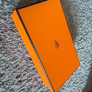 Hermès Signature Orange Gift Box
